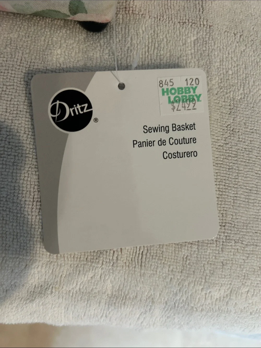 NWT Dritz sewing basket. Removable plastic tray. Black metal handle.